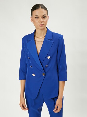 Influencer - Blazer em azul: frente