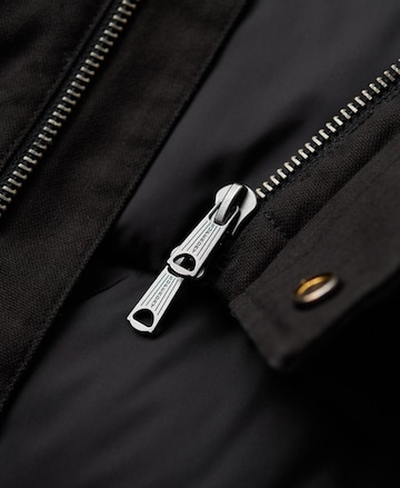 Superdry - Parca de invierno en negro