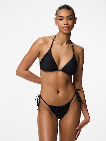 Bas de bikini 'PCBaomi' PIECES en noir : devant