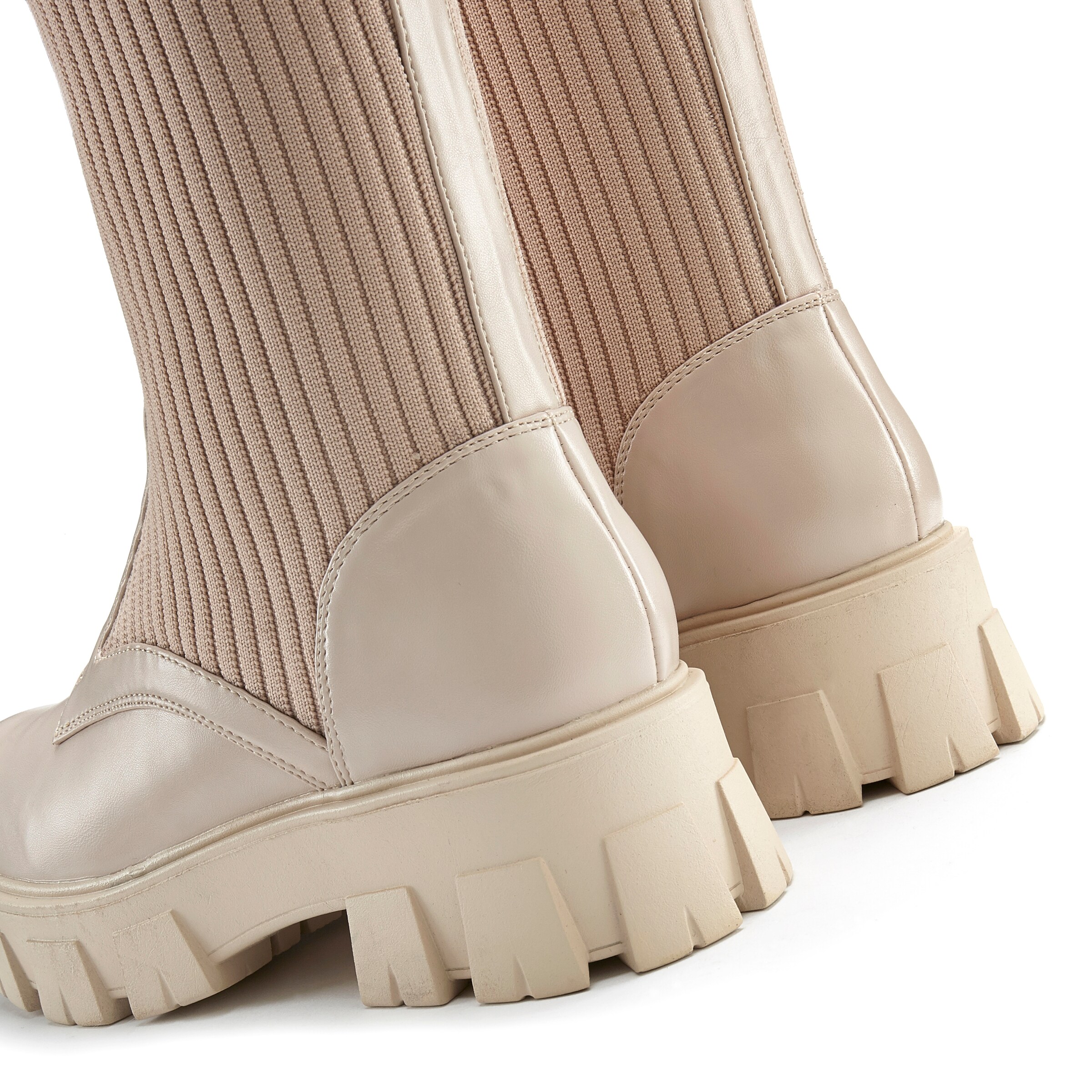 Botine de la LASCANA pe bej