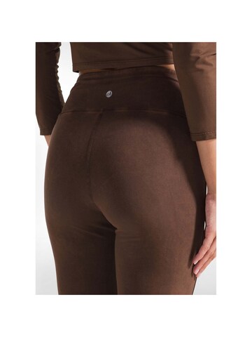 DEHA Flared Hose in Braun