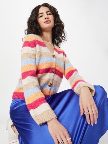 Cardigan 'TASCHA' PIECES en mélange de couleurs