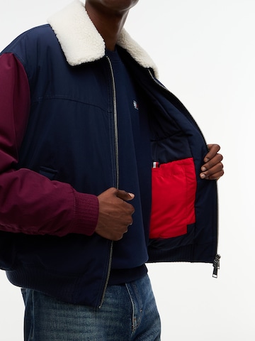 Tommy Jeans - Casaco meia-estação em azul