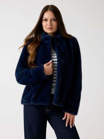 GUESS Between-Season Jacket in Blue: front