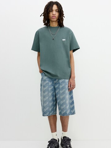 Pull&Bear Comfort Fit T-Shirt 'STWD' in Grün