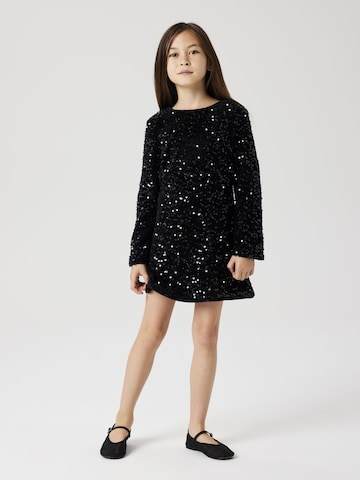 Robe NAME IT en noir : devant