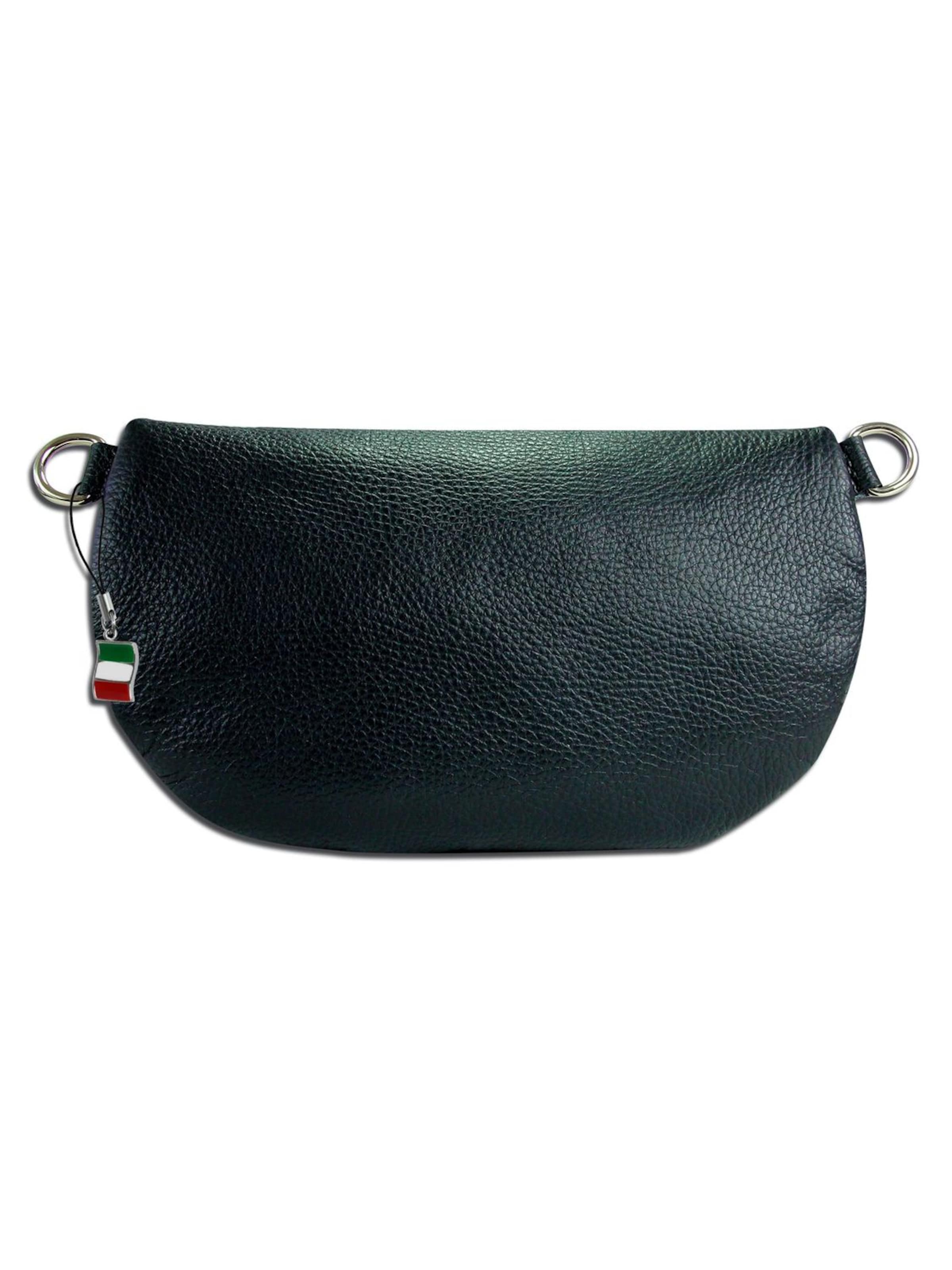 Florence Heuptas in Zwart