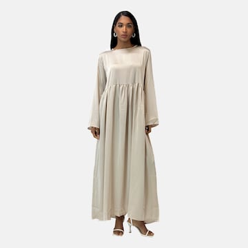 Robe Elara en beige : devant