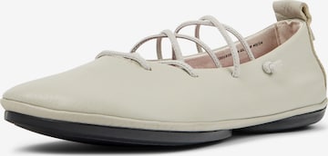 CAMPER Ballerina met riempjes ' Right Nina ' in Beige: voorkant