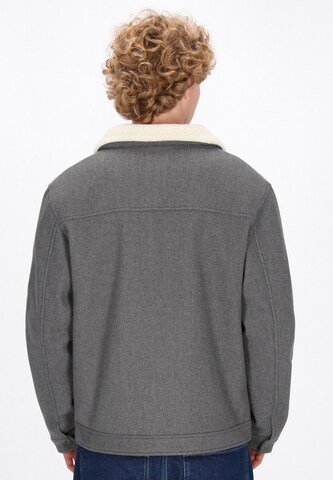 MO Демисезонная куртка в Серый