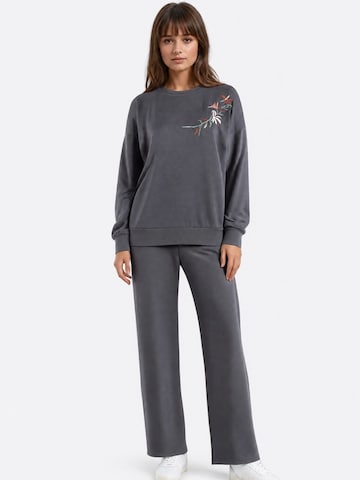 Lady Bersan Leisure suit in Grey
