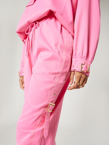 Hoermanseder x About You Tapered Pants 'Elena' in Pink