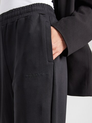 Calvin Klein Конический (Tapered) Штаны в Черный