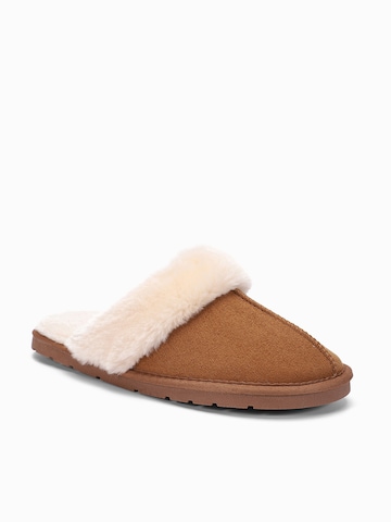 Island Boot Пантофи 'EMESTA' в кафяво