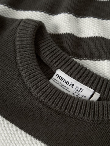 Pullover di NAME IT in grigio