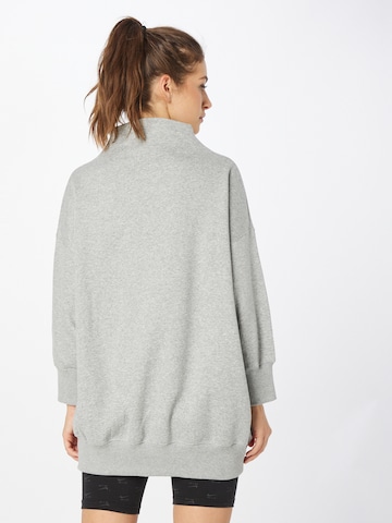 Nike Sportswear Sweatshirt in Grey