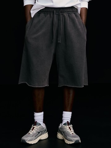 Bershka Loosefit Byxa i grå