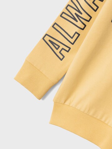 NAME IT Sweatshirt in Gelb