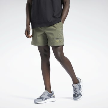 Reebok Regular Pants in Green: front