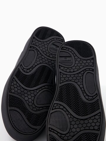 Baskets basses Bershka en noir