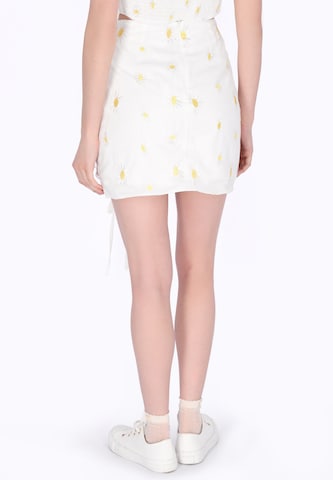 MYMO - Saia 'Young Fashion' em branco