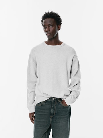 Pull&Bear Sweater in Grey: front