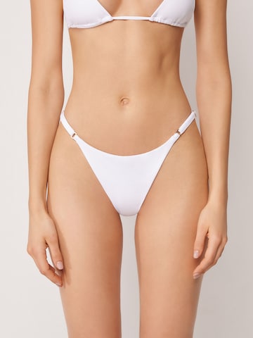 CALZEDONIA Bikini Bottoms in White: front