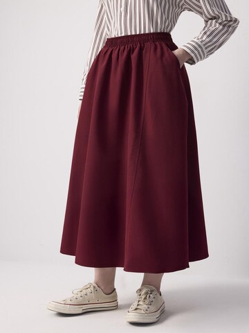 Touche Prive Skirt in Red