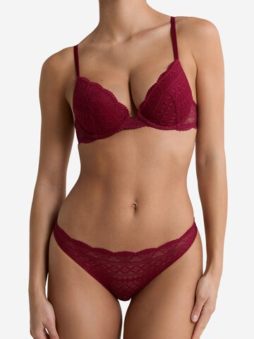 Slip 'IDOLE' di ETAM in rosso: frontale