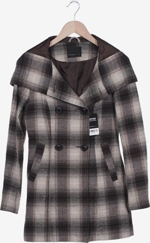 VERO MODA Jacket & Coat in XS in Brown: front