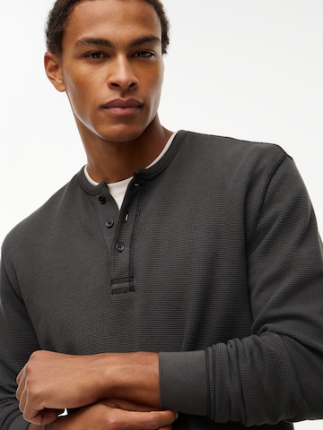Tommy Jeans Särk, värv must: eest vaates