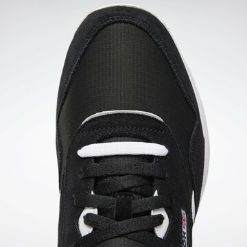 Baskets basses 'Classic' Reebok en noir