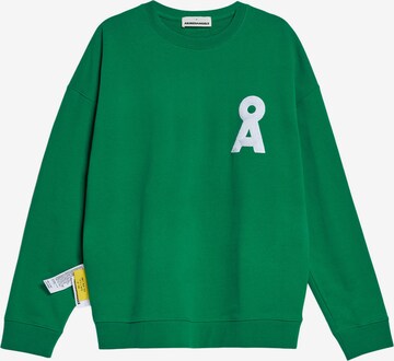 Sweat-shirt 'Sasha' ARMEDANGELS en vert : devant