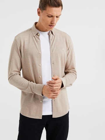 Slim fit Camicia di WE Fashion in beige