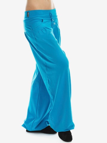 Winshape Lużny krój Spodnie sportowe 'WTE3' w kolorze niebieski: przód