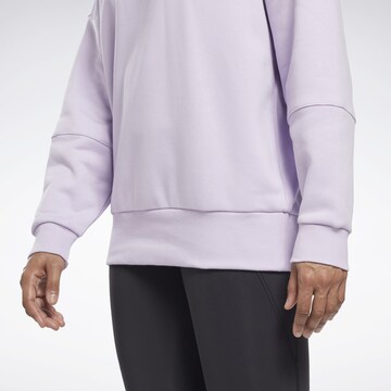 Reebok - Sweatshirt de desporto em roxo