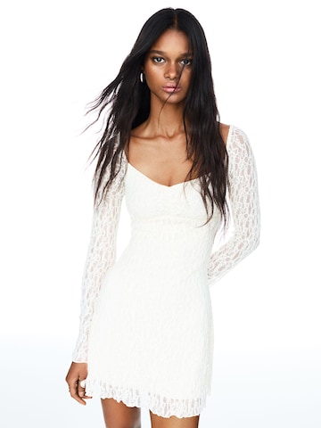 Robe Bershka en beige : devant
