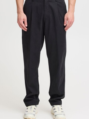 !Solid Tapered Pleat-front trousers 'Moose Liam' in Black