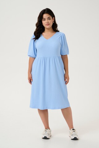 Robe 'Venedy' KAFFE CURVE en bleu