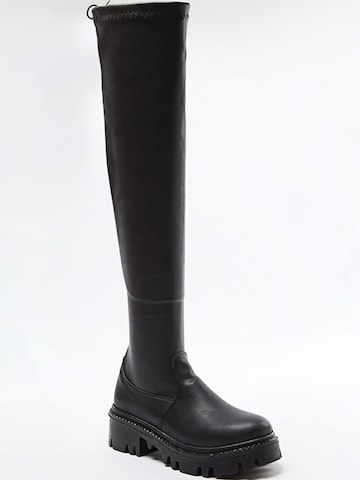 Trendyol Overknees in Black: front