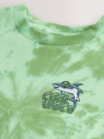 Tricou de la Next pe verde