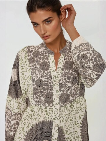 Robe-chemise Hiccup en blanc