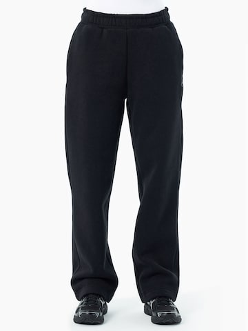 Organication Loosefit Hose in Schwarz: Vorderseite