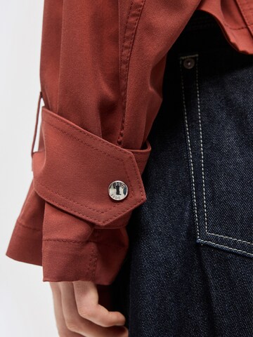 BOSS Преходно яке 'C_Jophelia' в червено