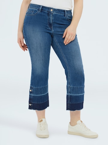 Fiorella Rubino Flared Jeans in Blue