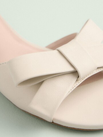 Next Muiltjes 'Tabitha Simmons x Next Mae' in Wit