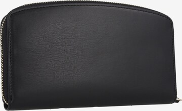 TOMMY HILFIGER Wallet 'Chic' in Black