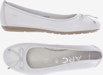 Marc Shoes Flats & Loafers in 39 in White: front