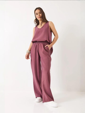 Completo pantalone di Bianco Lucci in lilla