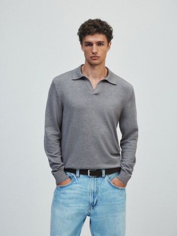 The Set Pullover in Grau: Vorderseite
